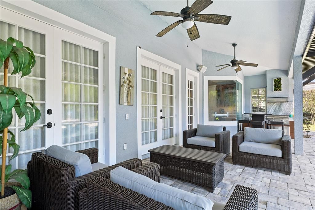 Exterior, Outdoor Kitchen