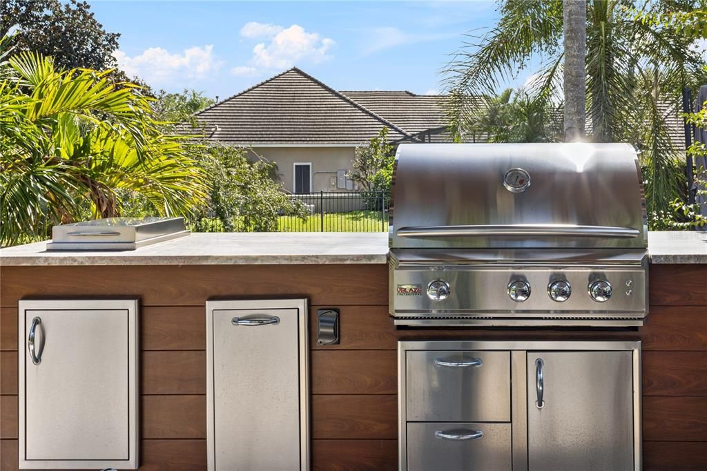 Exterior, Outdoor Kitchen