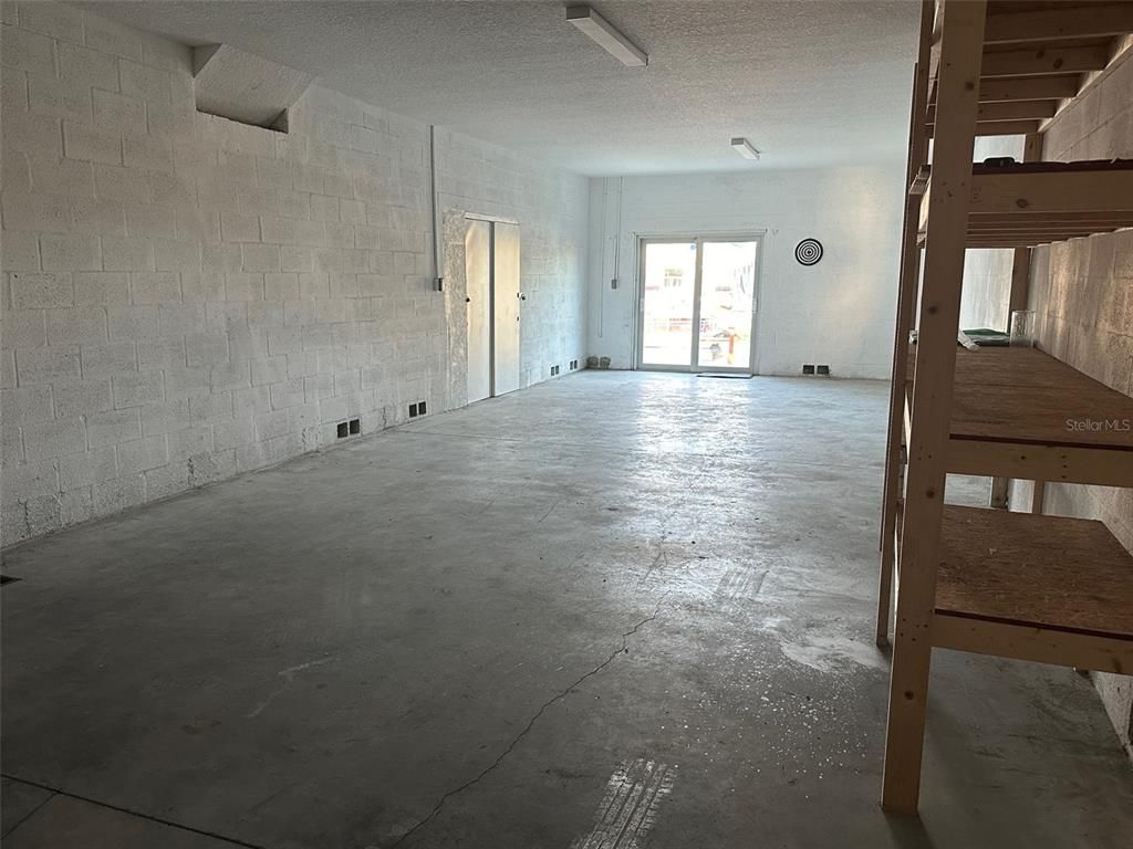 Empty room, Interior, Stone Walls, Wooden Beams