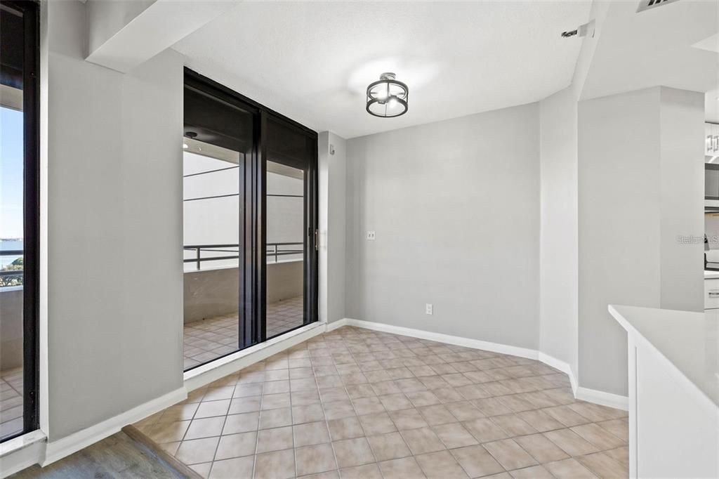 Empty room, Interior, Water