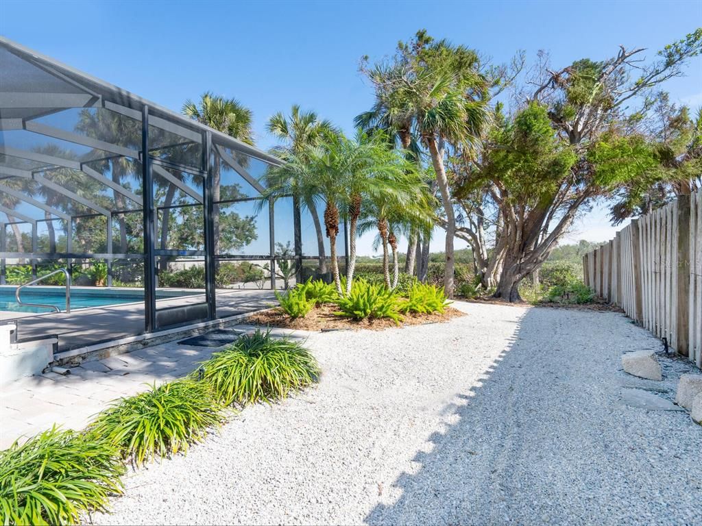 Backyard, Exterior, Sun Room