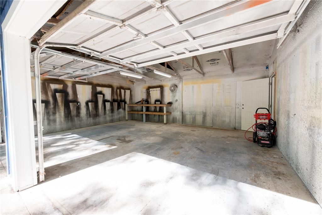 Garage, Interior