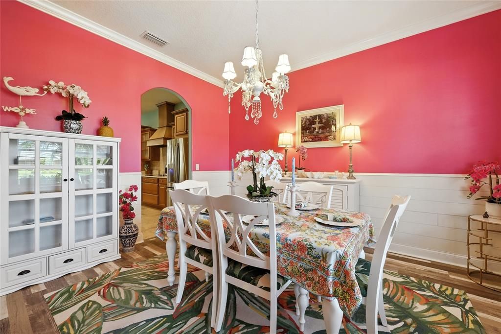 Chandelier, Dining room, Interior, Kitchen, Stainless Steel Appliances, Wood Texture Flooring