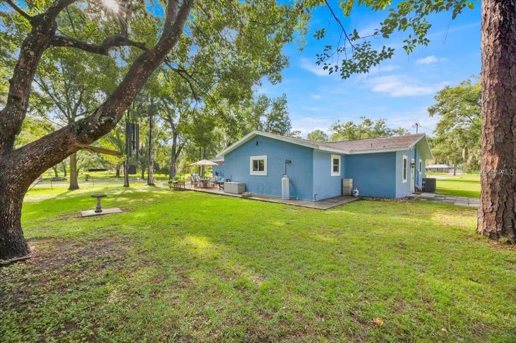 Backyard, Exterior