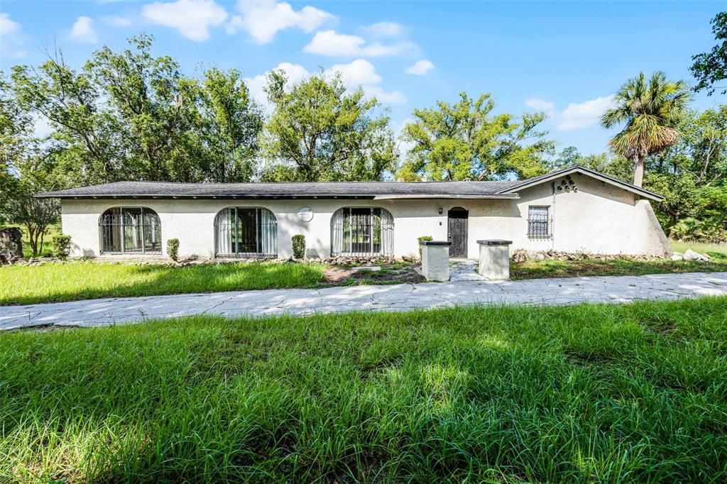 Backyard, Exterior, Facade, Ranch