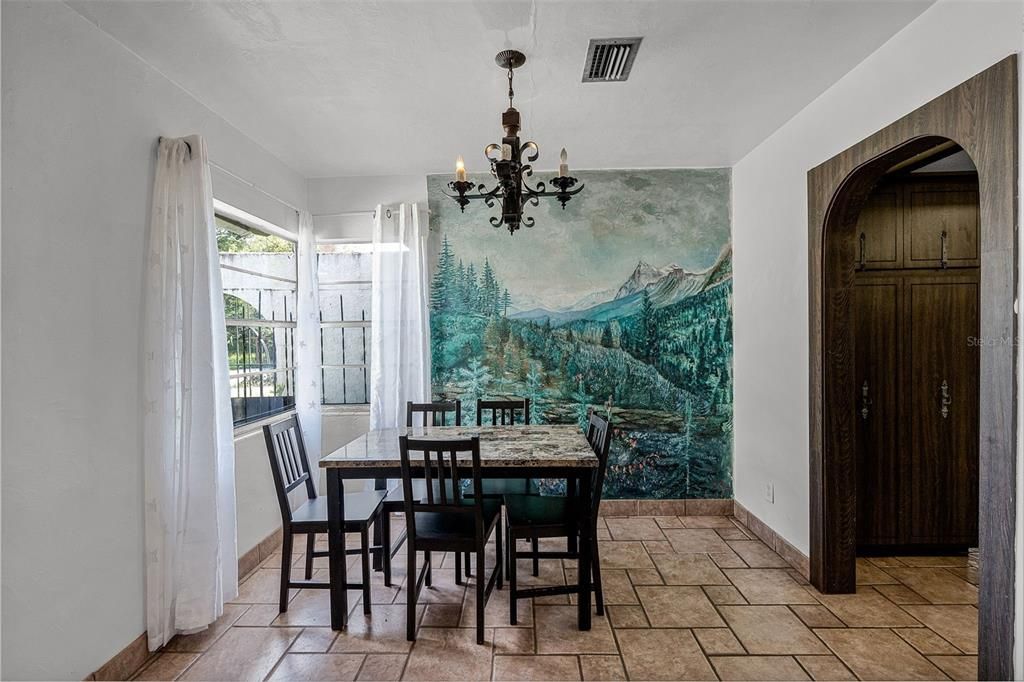 Chandelier, Dining room, Interior