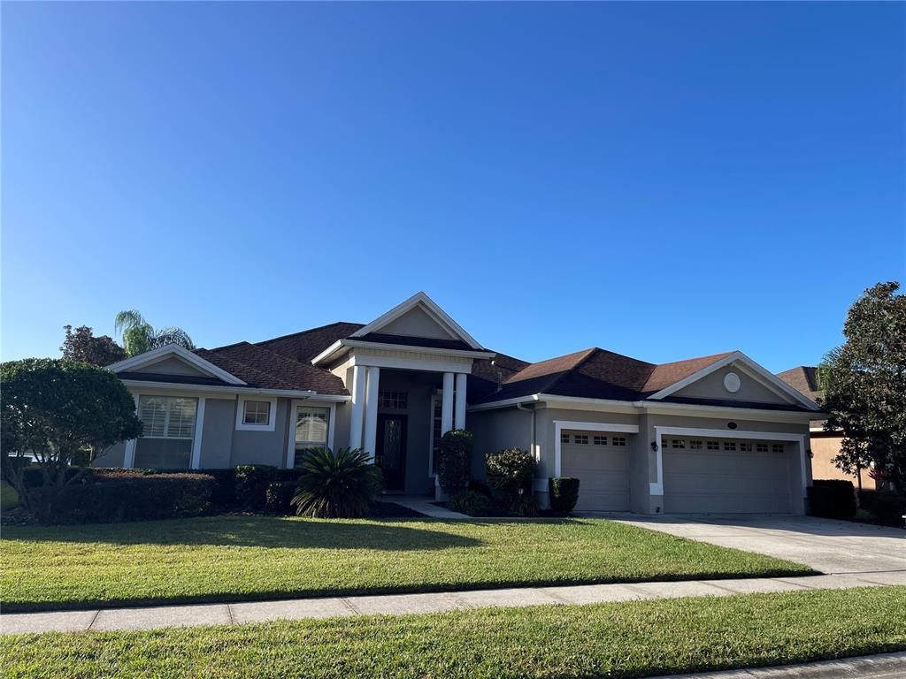 Attached, Exterior, Facade, Ranch