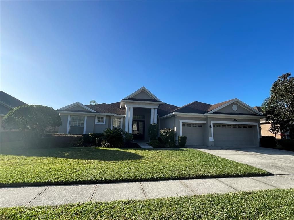 Attached, Exterior, Facade, Ranch