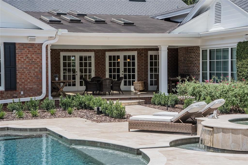 Exterior, Pool