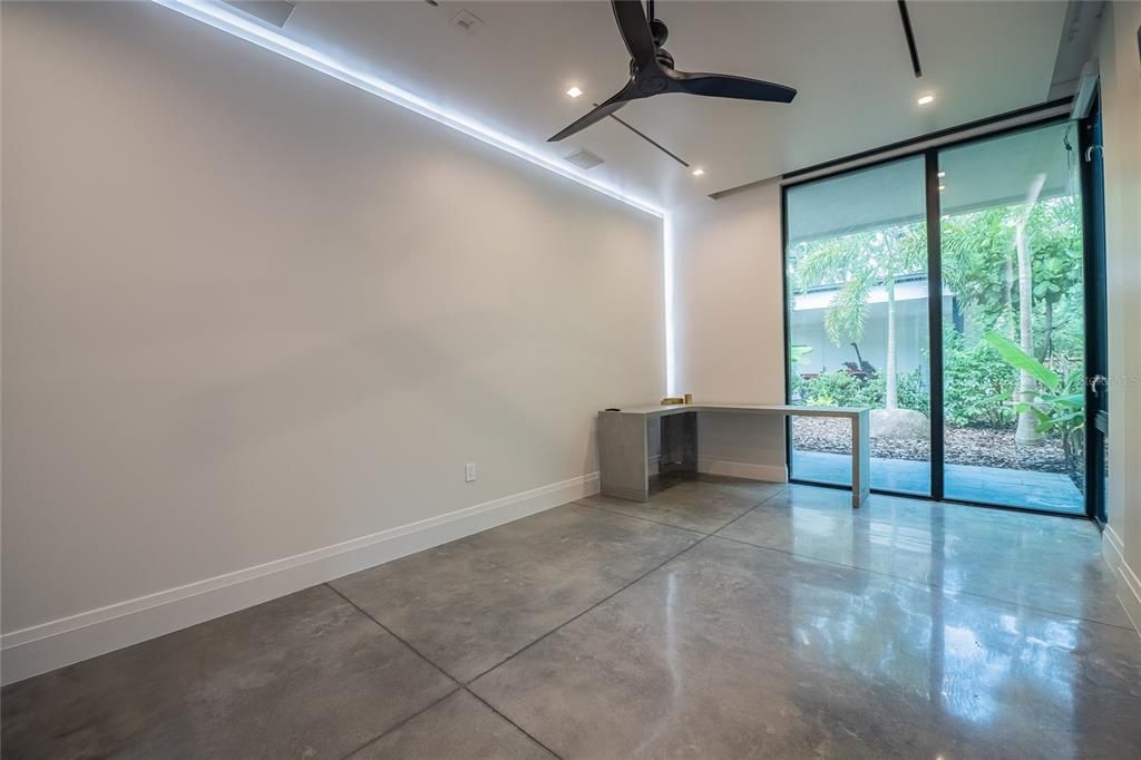 Empty room, Interior, Recessed Lighting