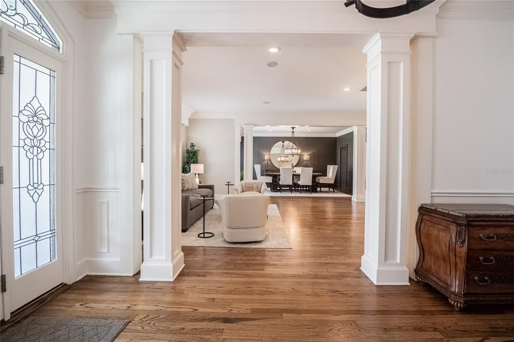 Chandelier, Dining room, Interior, Living room, Recessed Lighting, Wood Texture Flooring