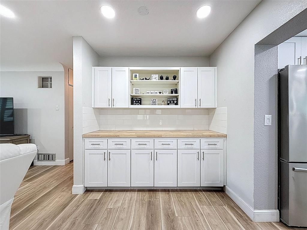 Interior, Kitchen, Recessed Lighting, Wood Texture Flooring