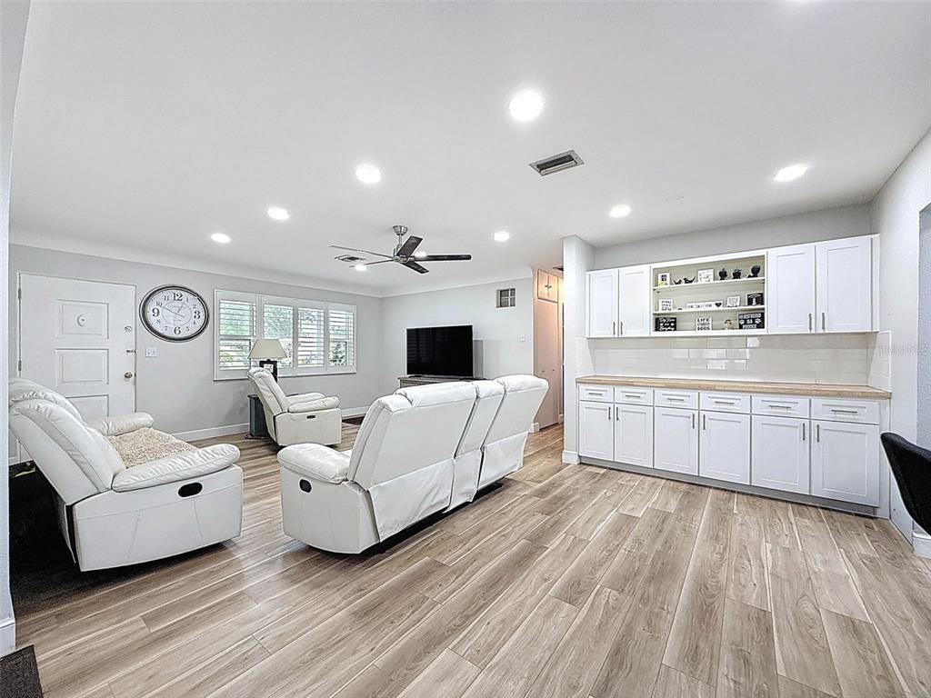 Interior, Living room, Recessed Lighting, Wood Texture Flooring