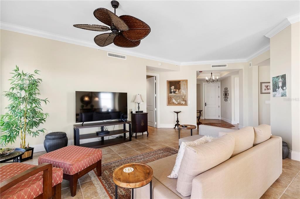 Chandelier, Interior, Living room