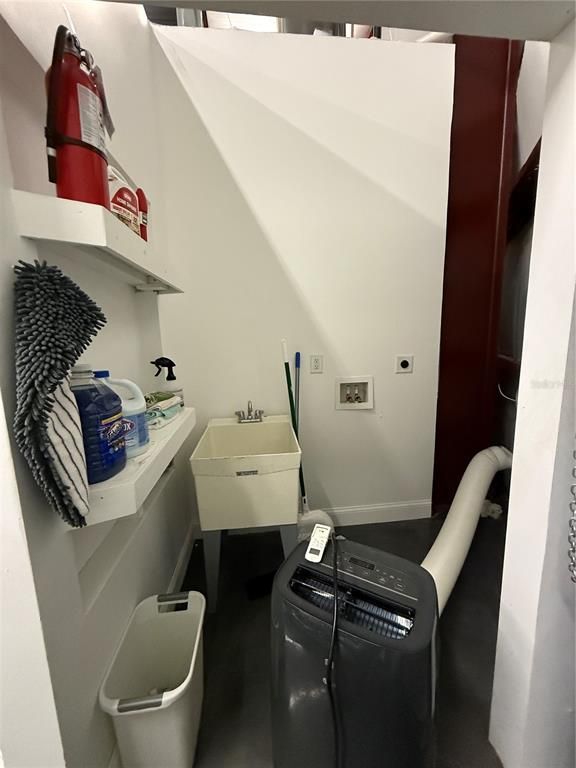 Interior, Washer