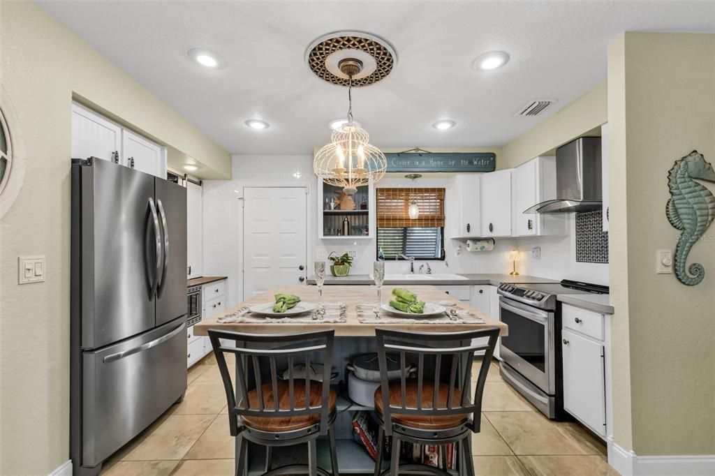 Interior, Kitchen, Pendant Lights, Recessed Lighting, Stainless Steel Appliances