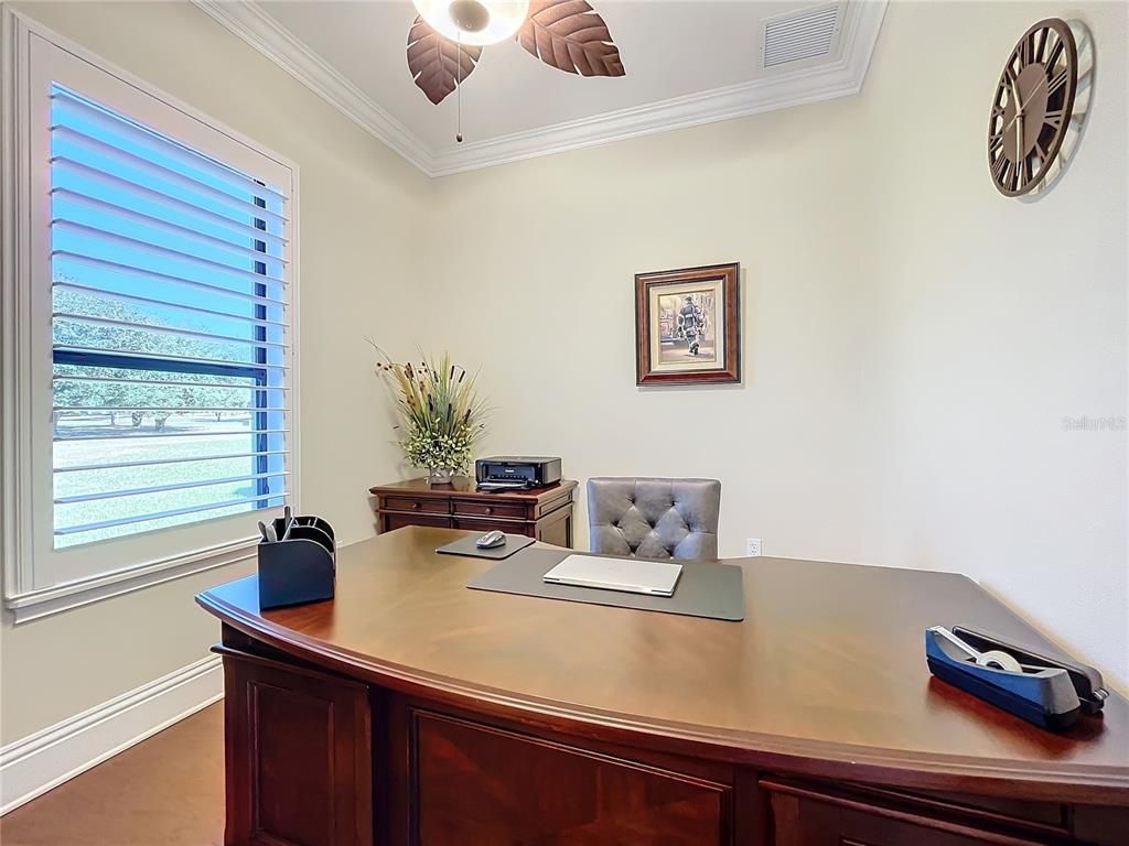 Home Office, Interior