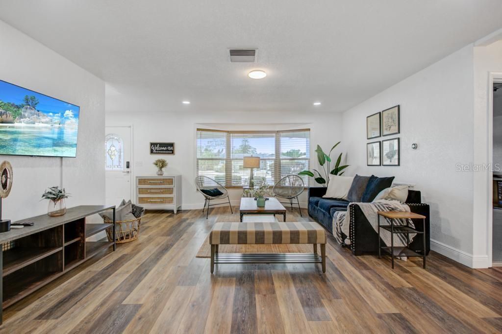 Interior, Living room, Recessed Lighting, Wood Texture Flooring