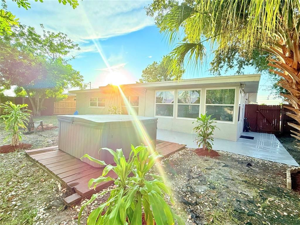Exterior, Hot Tub