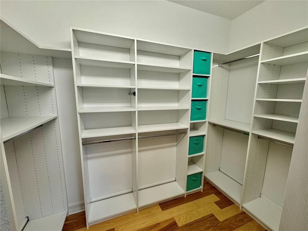 Interior, Walk-in Closets, Wood Texture Flooring