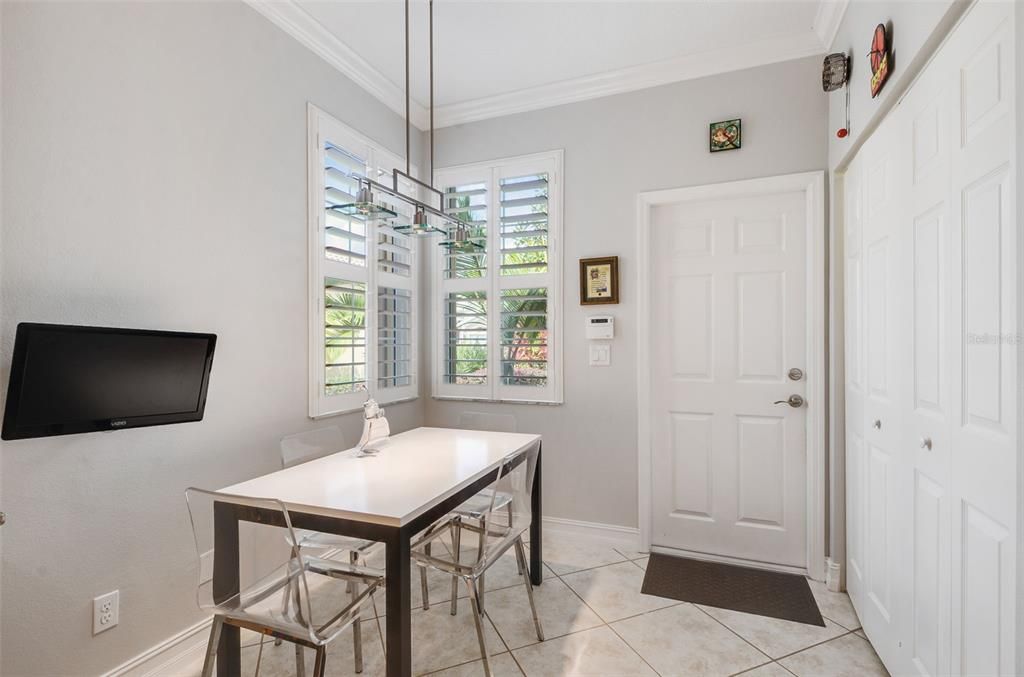 Dining room, Interior