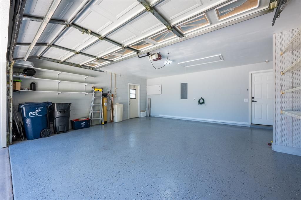 Garage, Interior