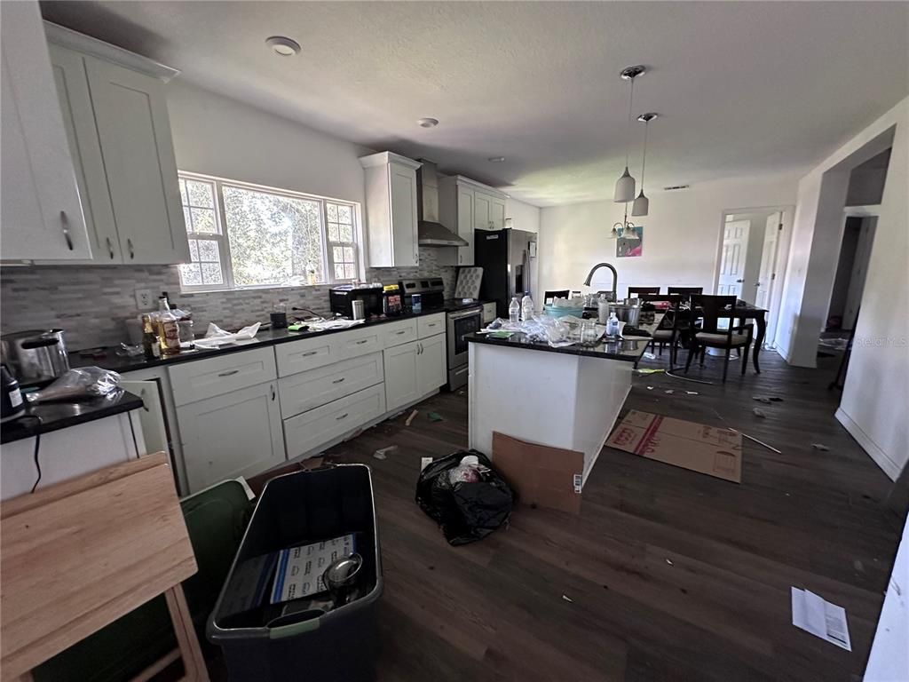 Dining room, Interior, Kitchen, Pendant Lights, Recessed Lighting, Wood Texture Flooring