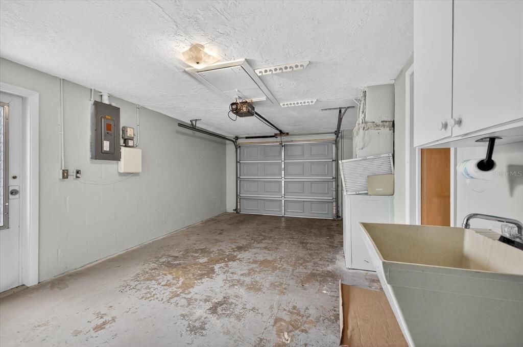 Garage, Interior
