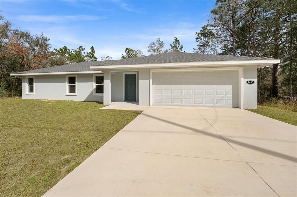 Attached, Exterior, Facade, Ranch