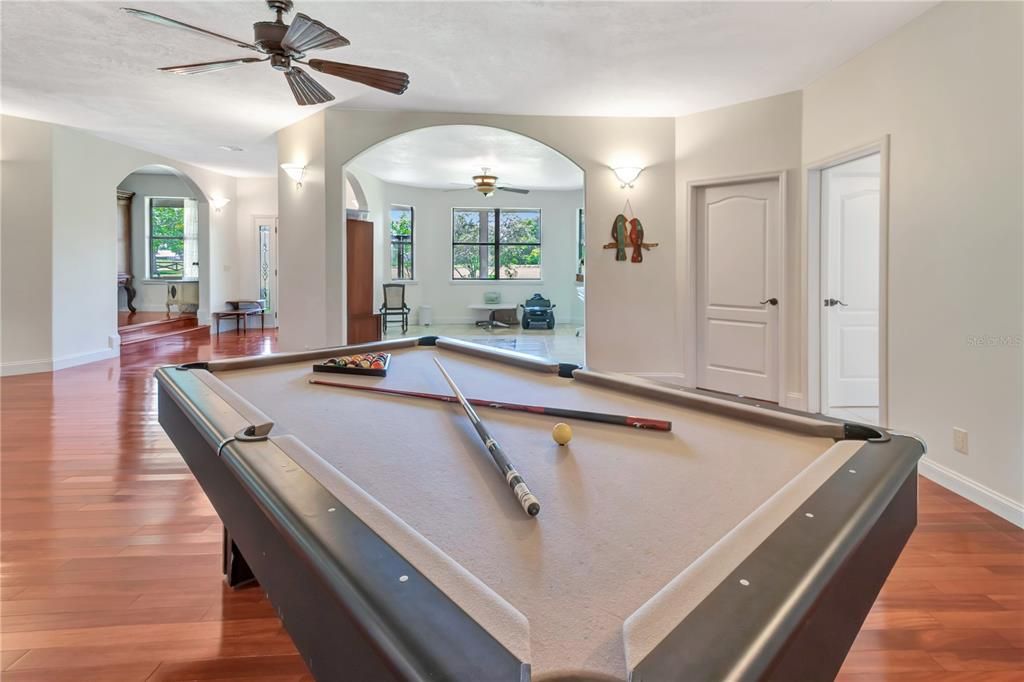 Billiard Table, Game Room, Interior, Wood Texture Flooring