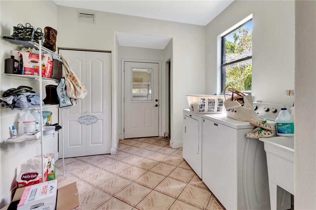 Interior, Washer