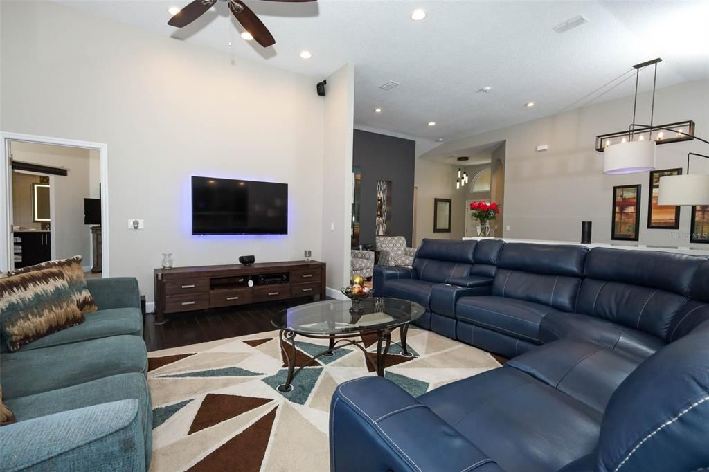 Interior, Living room, Pendant Lights, Recessed Lighting, Wood Texture Flooring