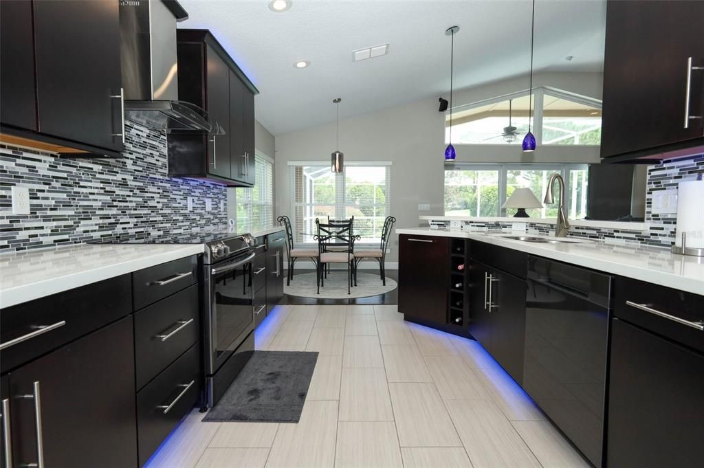 Dining room, Interior, Kitchen, Pendant Lights, Recessed Lighting