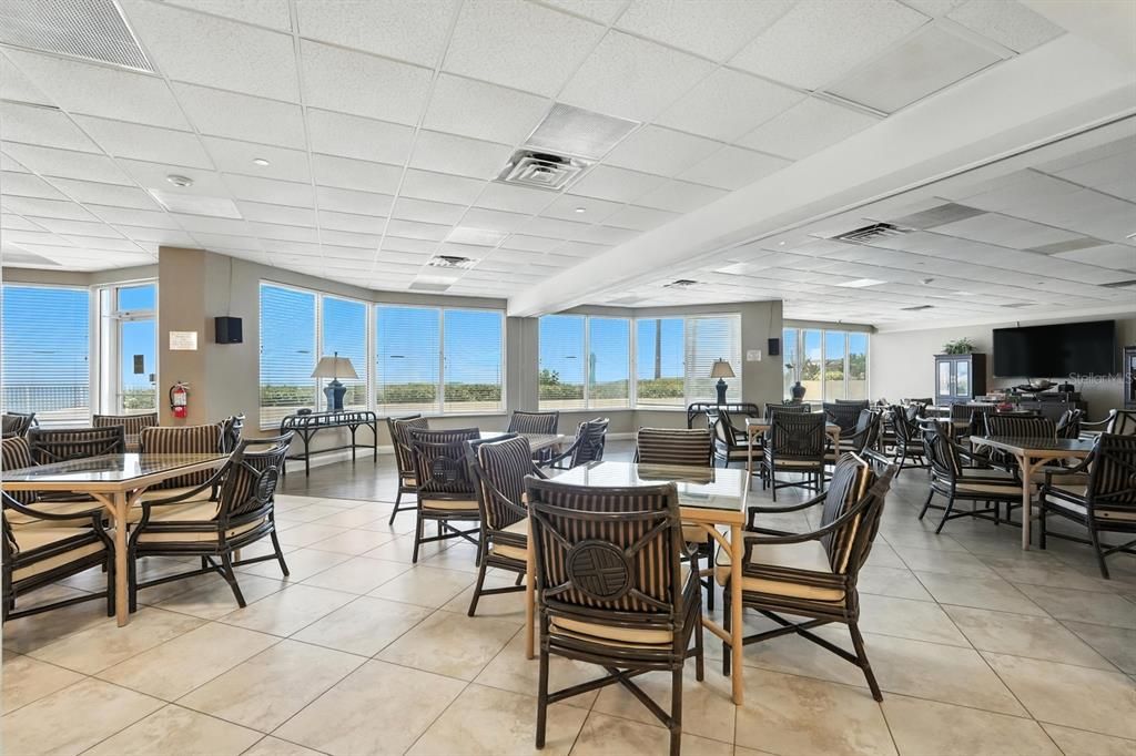 Dining room, Interior, Living room, Recessed Lighting, Water