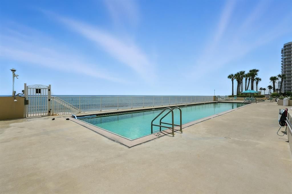 Exterior, Pool, Water