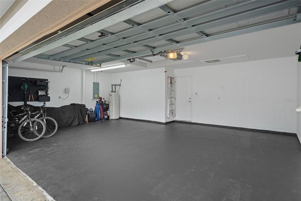 Garage, Interior