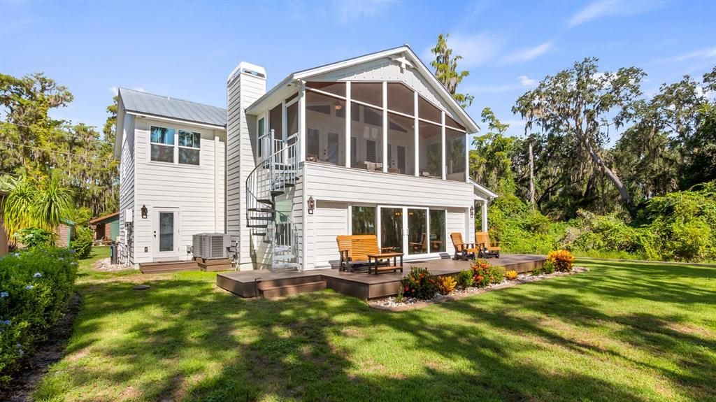 Backyard, Exterior