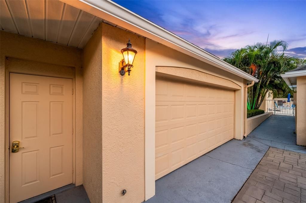Detached Garage, Exterior