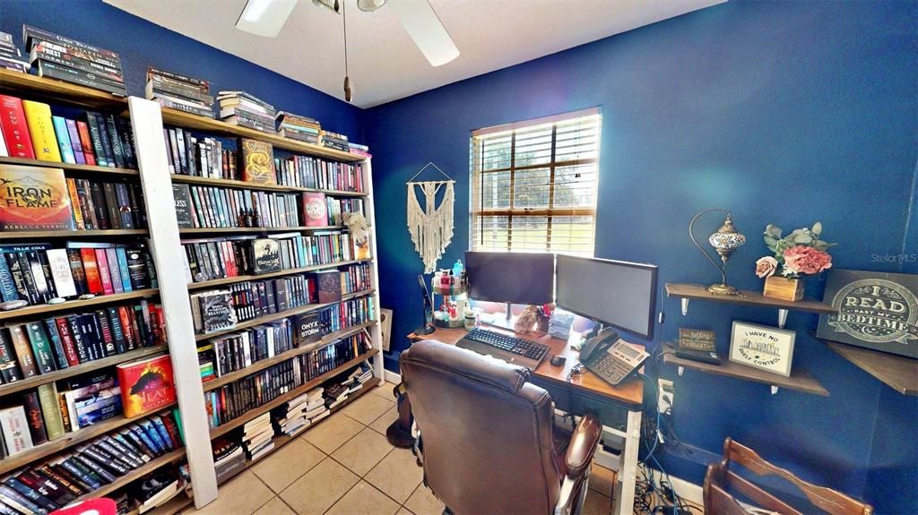 Home Office, Interior
