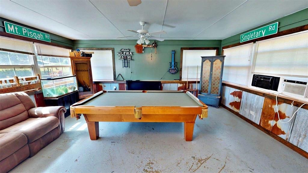Billiard Table, Game Room, Interior