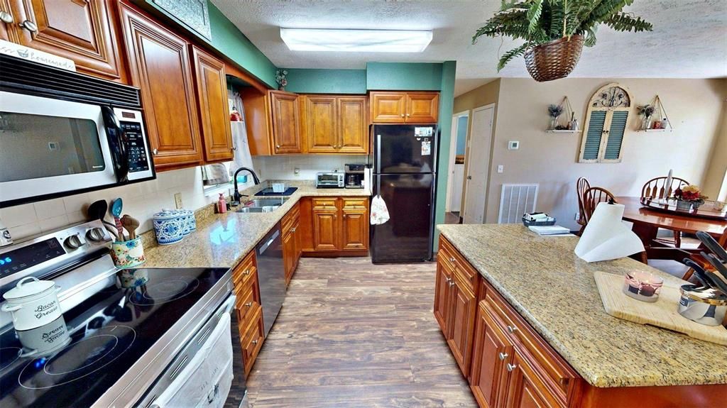 Dining room, Interior, Kitchen, Stainless Steel Appliances, Wood Texture Flooring