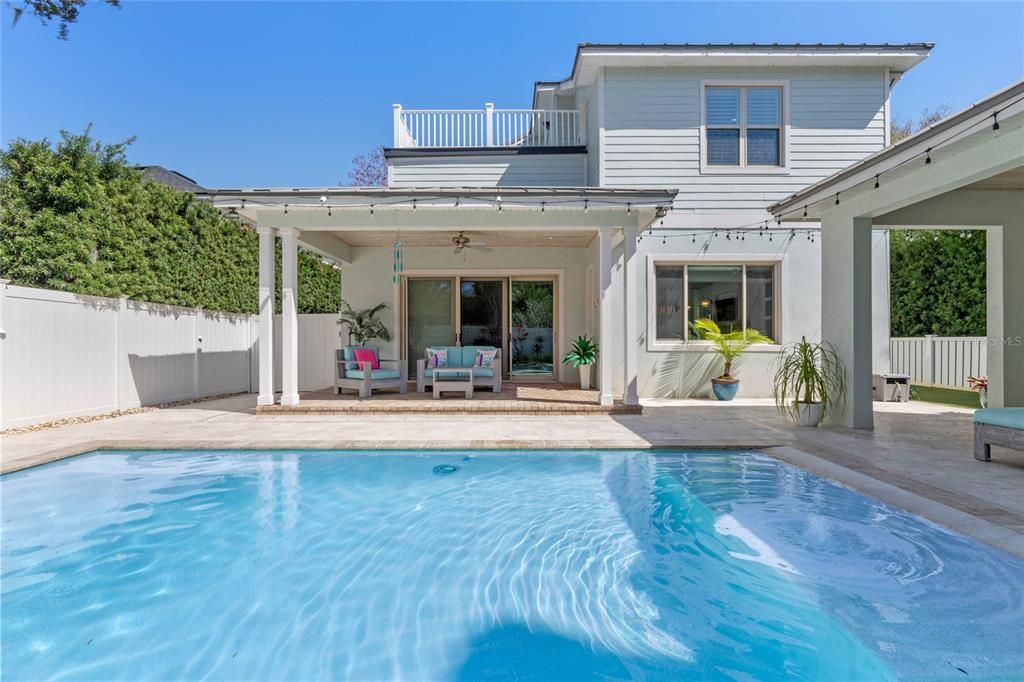 Exterior, Pool