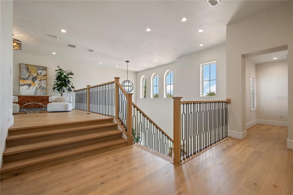 Interior, Pendant Lights, Recessed Lighting, Wood Texture Flooring