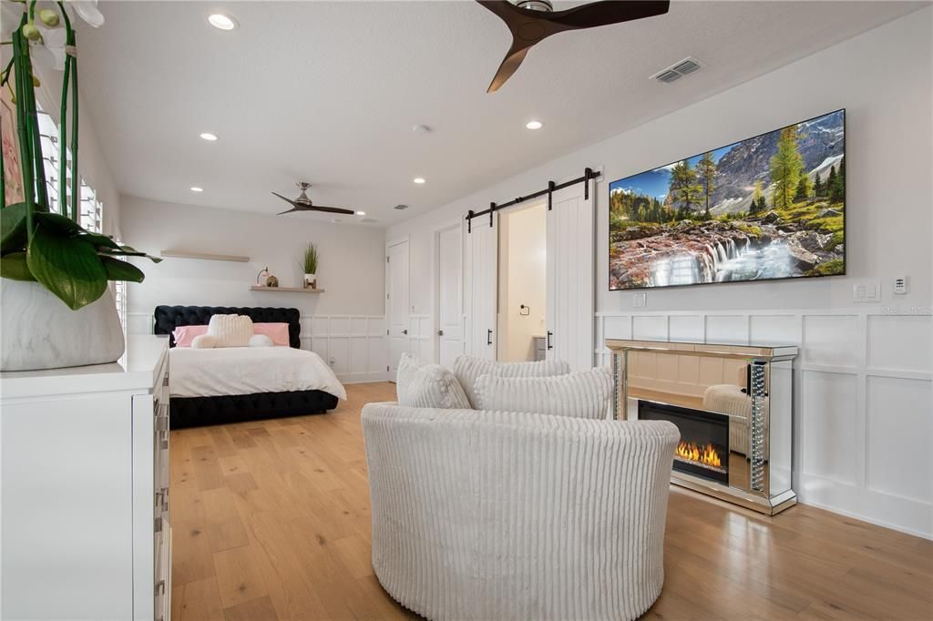 Bedroom, Fireplace, Interior, Recessed Lighting, Wood Texture Flooring