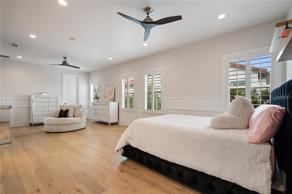 Bedroom, Interior, Recessed Lighting, Wood Texture Flooring