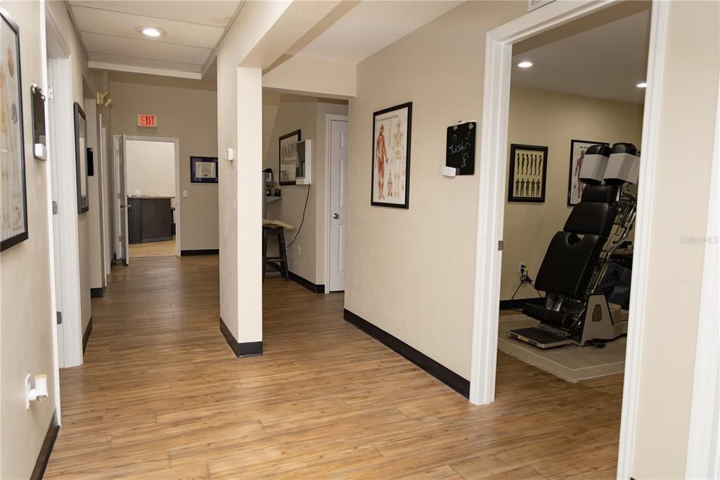 Fitness Equipment, Interior, Recessed Lighting, Wood Texture Flooring