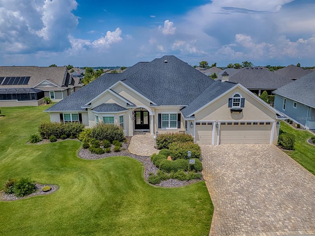 Attached, Exterior, Facade, Ranch