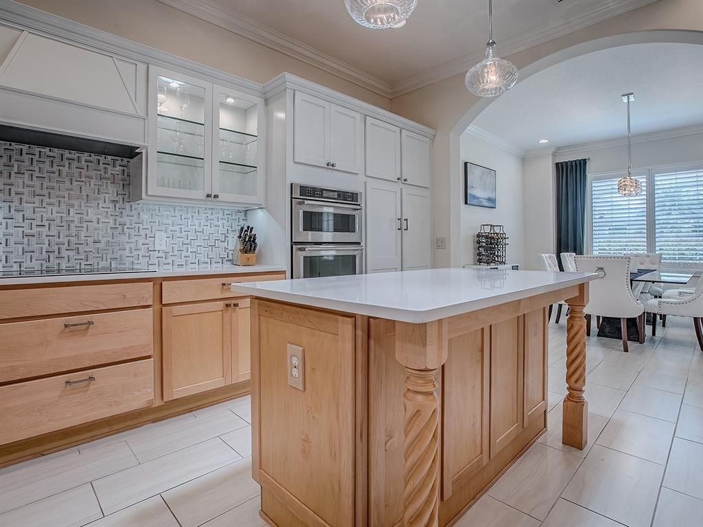 Dining room, Interior, Kitchen, Pendant Lights, Recessed Lighting, Stainless Steel Appliances