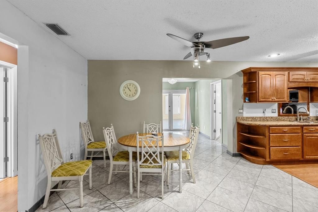 Dining room, Interior, Kitchen, Recessed Lighting