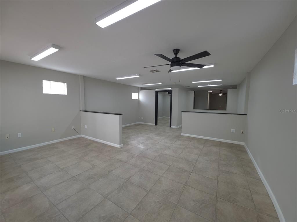 Empty room, Interior, Recessed Lighting